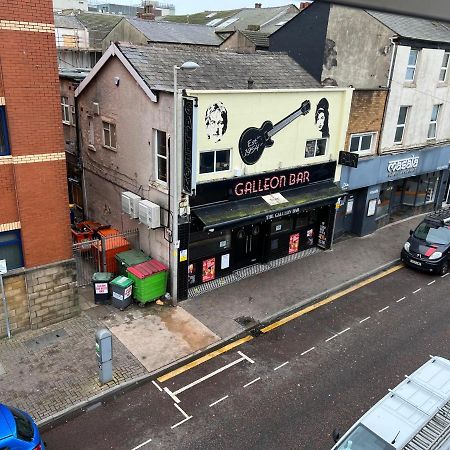 Peaky Blinders Apartment 5 Min Walk To Blackpool Tower Sleeps Up To 14 外观 照片