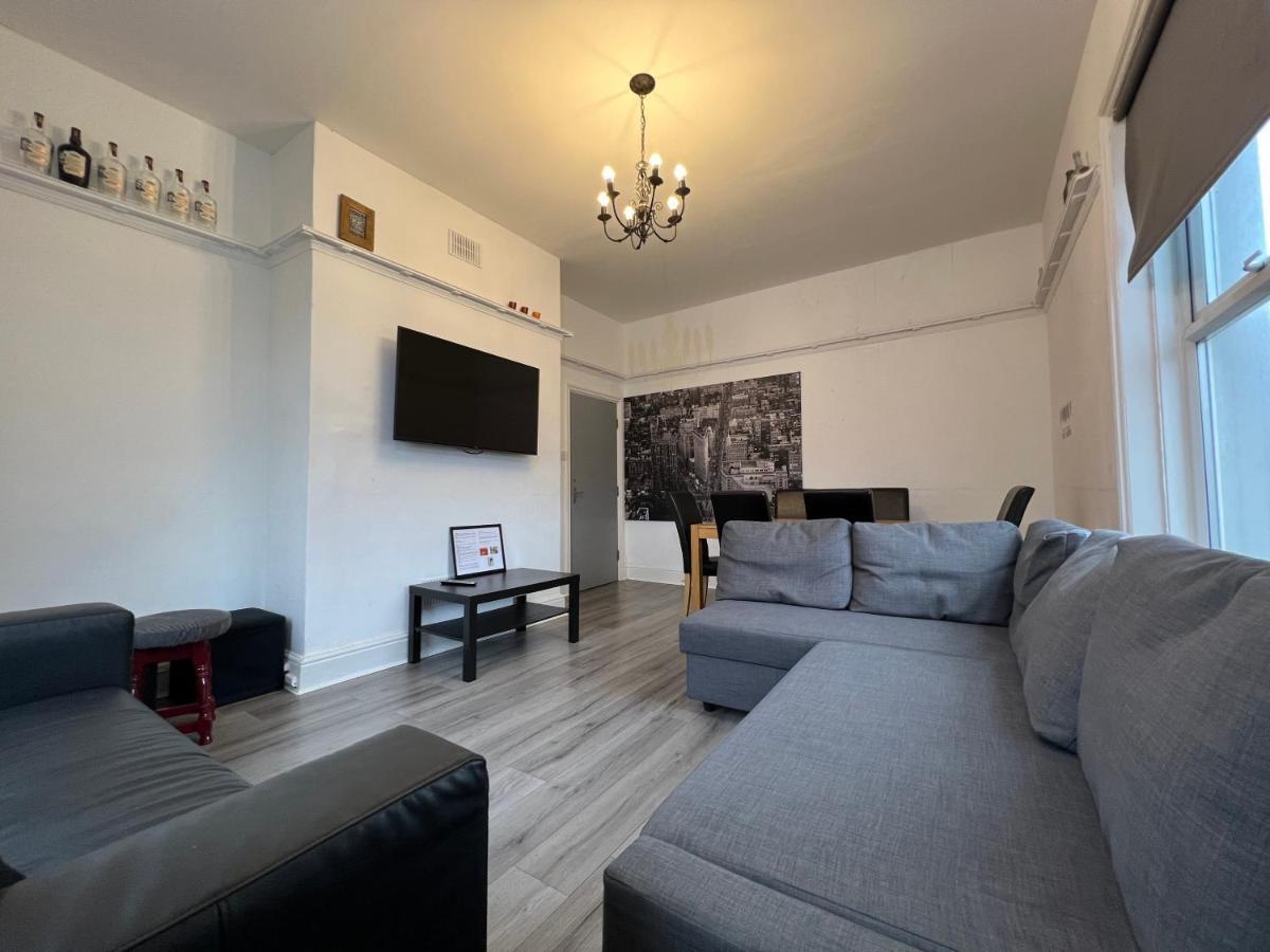 Peaky Blinders Apartment 5 Min Walk To Blackpool Tower Sleeps Up To 14 外观 照片
